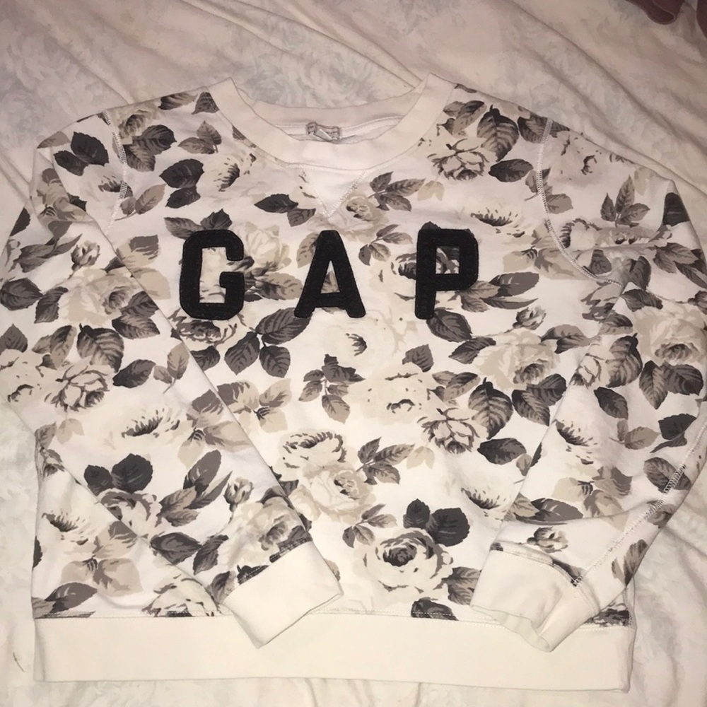 Floral Gap sweatshirt.